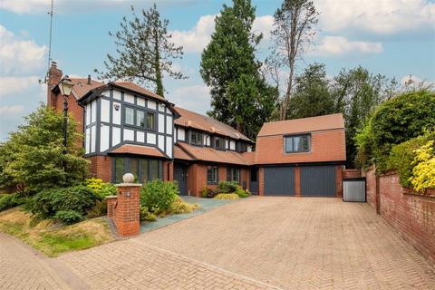 8 Gloster Drive, Kenilworth, CV8 2TU