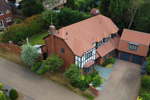 8 Gloster Drive, Kenilworth, CV8 2TU
