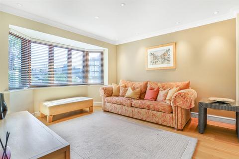 8 Gloster Drive, Kenilworth, CV8 2TU