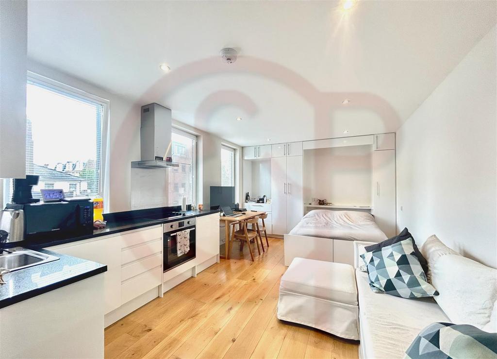 King Street, Hammersmith, W6 Studio - £1,450 pcm (£335 pw)