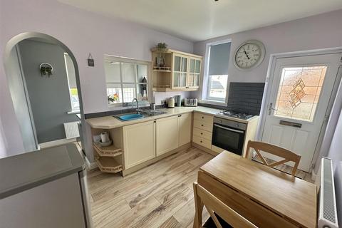 2 bedroom semi-detached bungalow for sale, Milton Close, Liversedge
