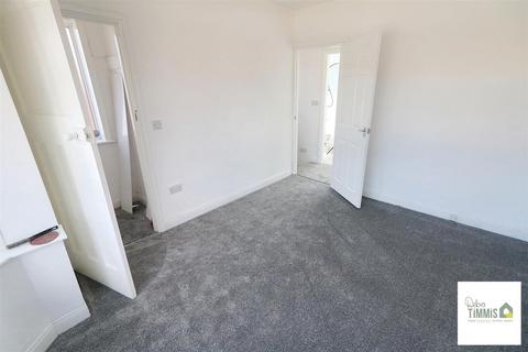 18 Janet Place, Stoke-on-trent, ST1 6QB