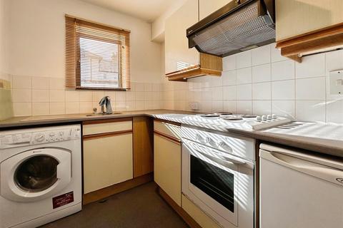 1 bedroom flat for sale, Norwich House, Norfolk Road, Maidenhead