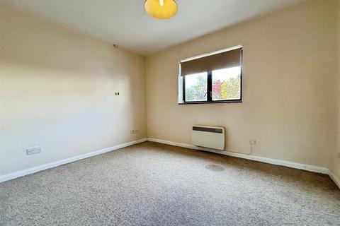 1 bedroom flat for sale, Norwich House, Norfolk Road, Maidenhead