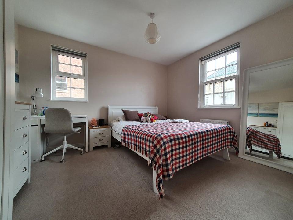 Bedroom1doorview