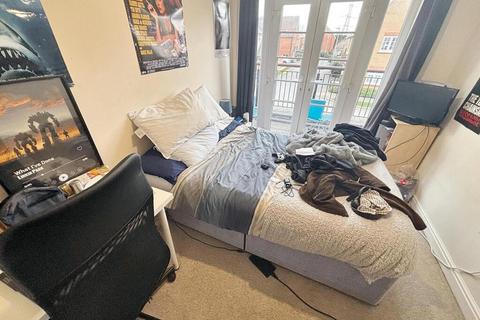 6 bedroom house to rent, Great Clover Leaze, Bristol BS16