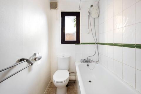 28 Carolina Close, London, E15 1JR