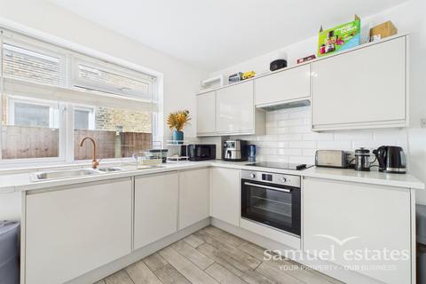 55 University Road, London, SW19 2BU