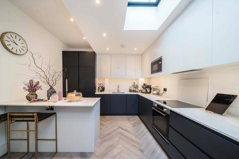 2 bedroom flat for sale, Windmill Road, London W5