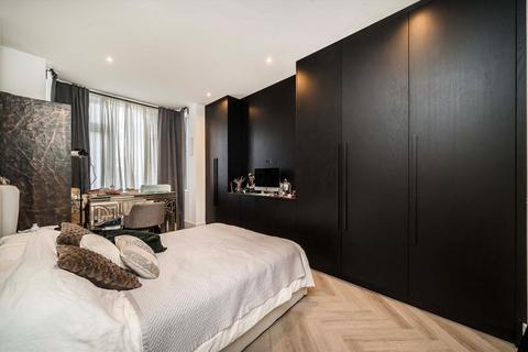 217 Windmill Road, London, W5 4DJ