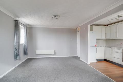 2 bedroom flat to rent, Chestnut Drive, Soham, CB7