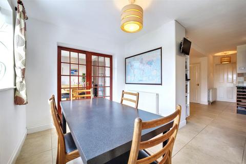 22 Beeby Road, Scraptoft, Leicester, LE7 9SG