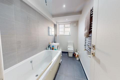3 bedroom flat for sale, Longfield House, W5