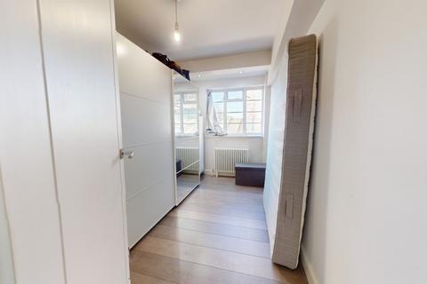 3 bedroom flat for sale, Longfield House, W5