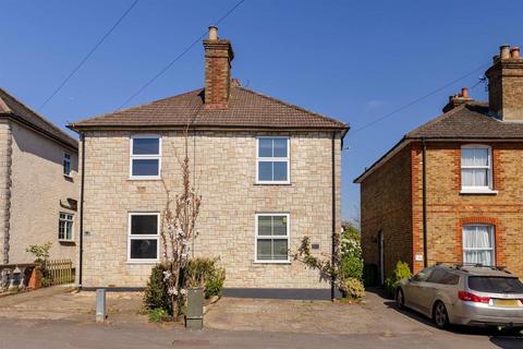 106 Worplesdon Road, Guildford, GU2 9RT