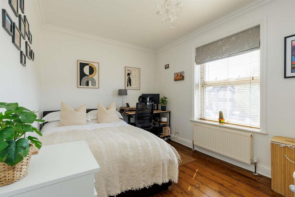 106 Worplesdon Road-7-1920.jpg