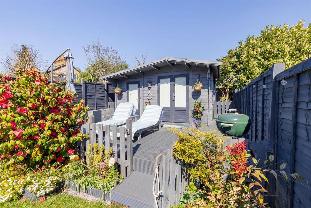 106 Worplesdon Road-24-1920.jpg
