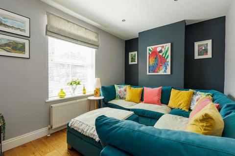 106 Worplesdon Road, Guildford, GU2 9RT
