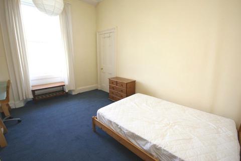 5 bedroom flat to rent, Thirlestane Road, Edinburgh