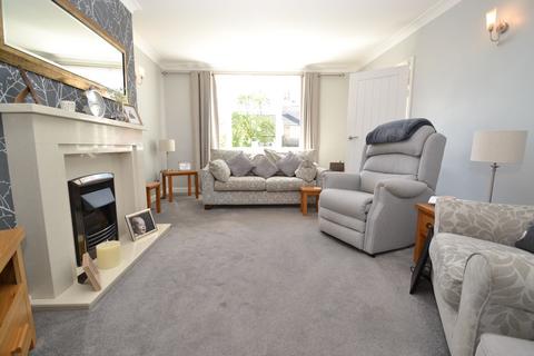 2 bedroom semi-detached bungalow for sale, Baildon, Baildon BD17