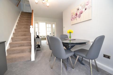 10 Elmfield, Baildon, Shipley, BD17 6JB