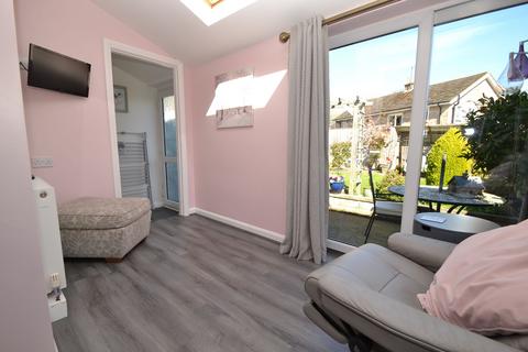 10 Elmfield, Baildon, Shipley, BD17 6JB