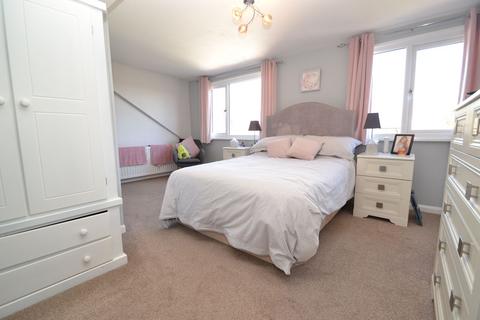 10 Elmfield, Baildon, Shipley, BD17 6JB