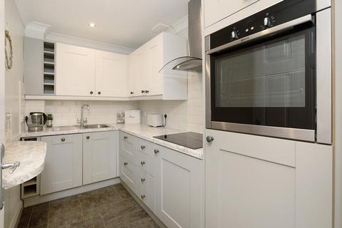 2 bedroom flat for sale, Bank Street Teignmouth TQ14 8FN
