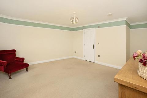 2 bedroom flat for sale, Bank Street Teignmouth TQ14 8FN