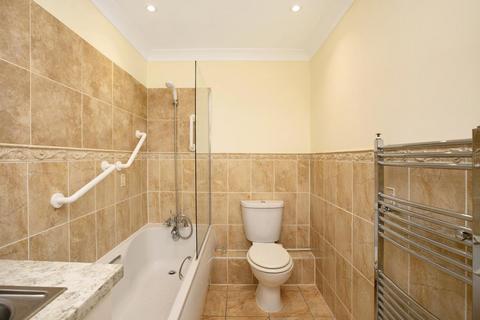 2 bedroom flat for sale, Bank Street Teignmouth TQ14 8FN