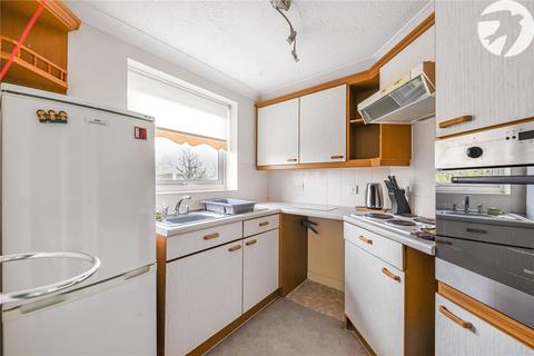 2 bedroom flat for sale, Kennett Court, Oakleigh Close, Swanley, Kent, BR8