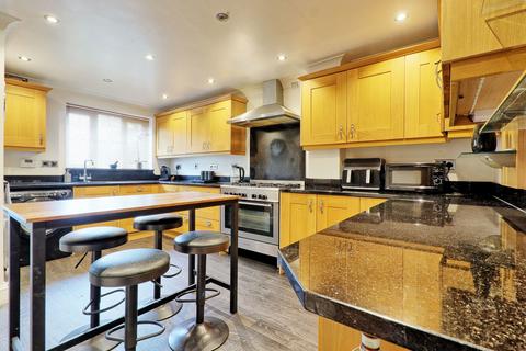 9 Nordmann Place, South Ockendon, RM15 6XA