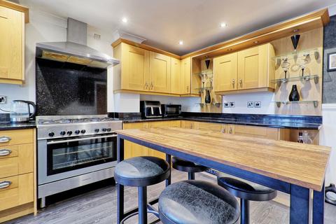 9 Nordmann Place, South Ockendon, RM15 6XA