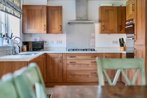 49 Charlesby Drive, Watchfield, Swindon, SN6 8RT
