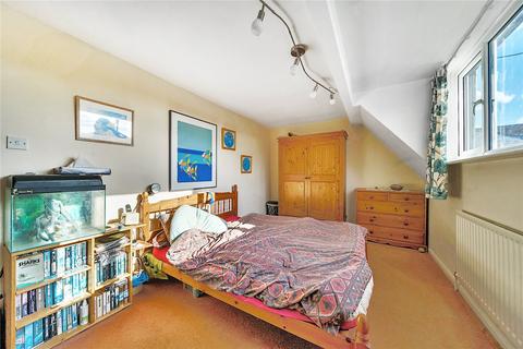 3 Hutton Road, Ash Vale, Aldershot, GU12 5EY