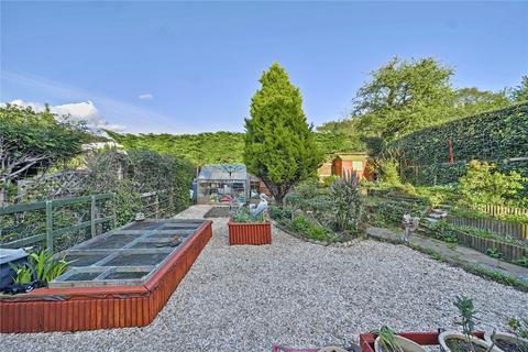 3 Hutton Road, Ash Vale, Aldershot, GU12 5EY