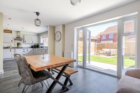 4 bedroom detached house for sale, Reeves Gardens, Bristol BS37
