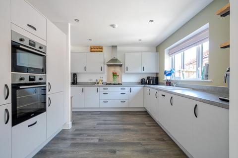 4 bedroom detached house for sale, Reeves Gardens, Bristol BS37