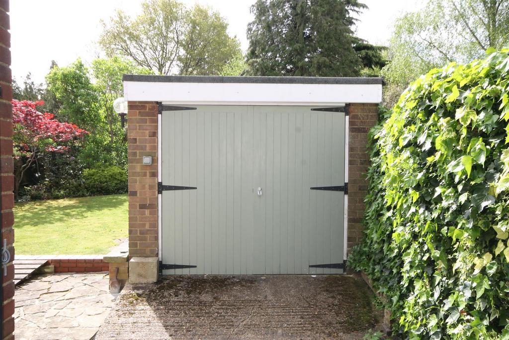 .garage.JPG