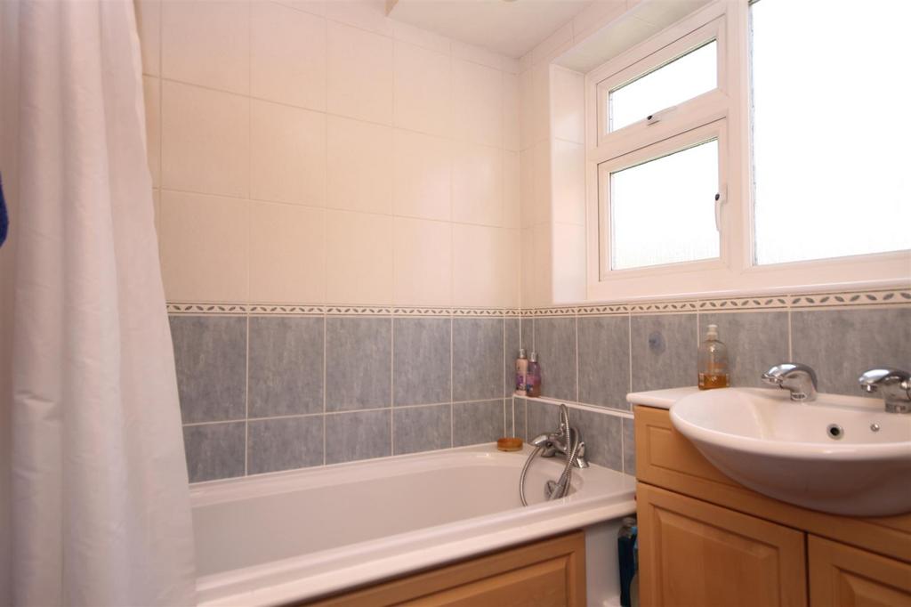 .bathroom.JPG