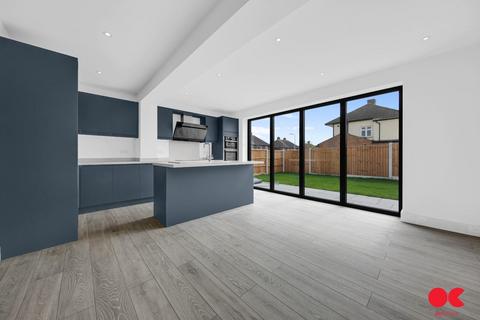 54 Central Drive, Hornchurch, RM12 6AX