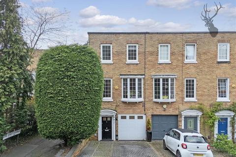 3 bedroom house for sale, Hawthorns, Woodford Green IG8