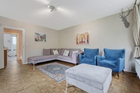 3 bedroom house for sale, Hawthorns, Woodford Green IG8