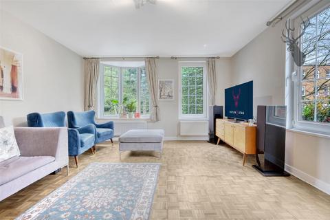 3 bedroom house for sale, Hawthorns, Woodford Green IG8