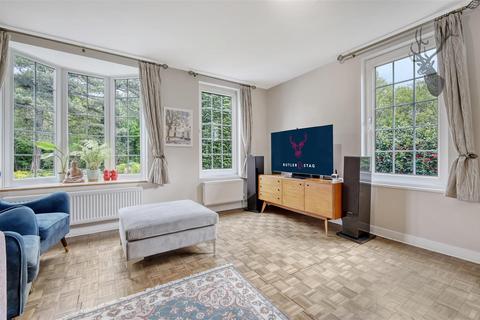 3 bedroom house for sale, Hawthorns, Woodford Green IG8