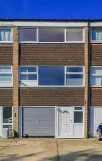 3 bedroom townhouse to rent, Hythe, The Wicket, Unfurnished