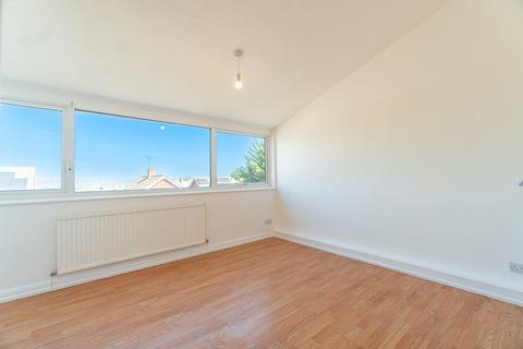 3 bedroom townhouse to rent, Hythe, The Wicket, Unfurnished
