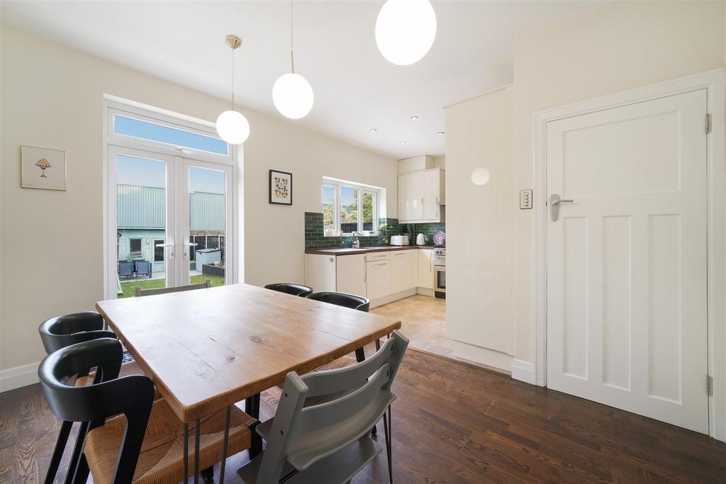 74 Holme Lacey Road - cu HXAA7v4anru Y1 Dmi Oa.jpg
