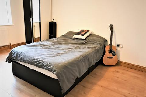 3 bedroom house to rent, Muller Road, Bristol BS7