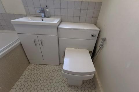 2 bedroom flat to rent, Chelsea Court, Birmingham